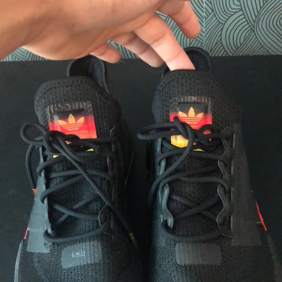 Adidas shoes - Picture 3 of 7